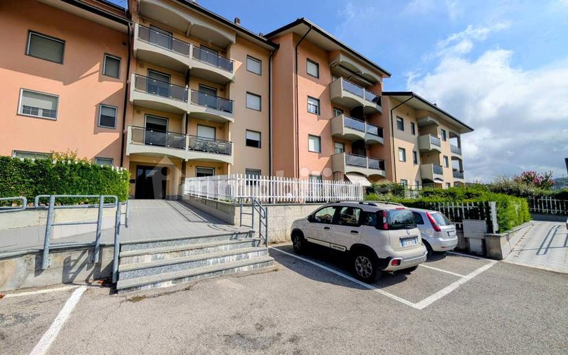 Trilocale via Carlo Cattaneo 6, Centro, Carcare — foto 2 di 20