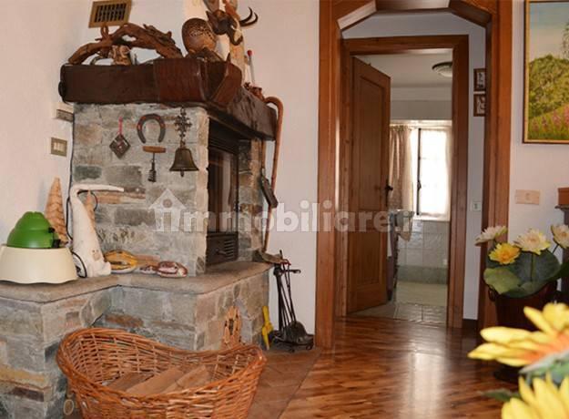 Trilocale ottimo stato, primo piano, Centro, Campodolcino — foto 11 di 24
