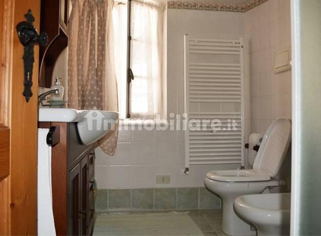 Trilocale ottimo stato, primo piano, Centro, Campodolcino — foto 16 di 24