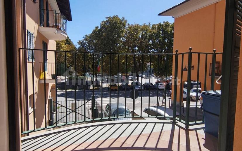 Monolocale piazza Romanisio 32, Centro, Fossano — foto 2 di 8