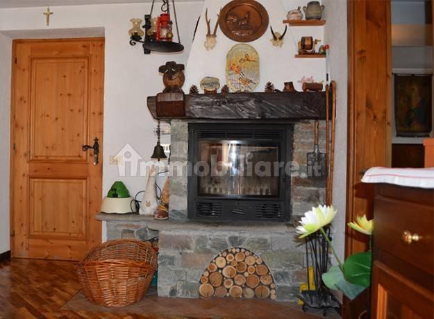 Trilocale ottimo stato, primo piano, Centro, Campodolcino — foto 21 di 24