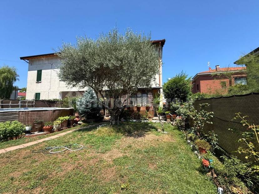 Bilocale via V. Mandelli 16, Ronco Briantino — foto 11 di 23