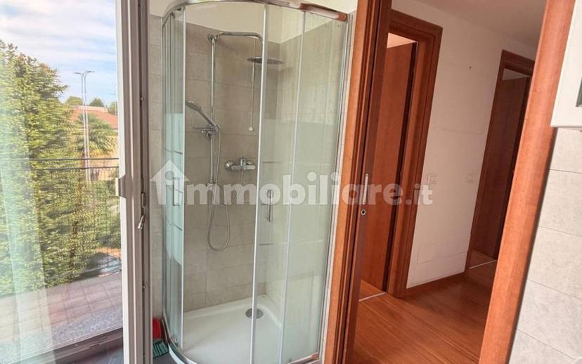 Trilocale via largo Caduti di Nassirya, 26, Centro, Olgiate Comasco — foto 2 di 12