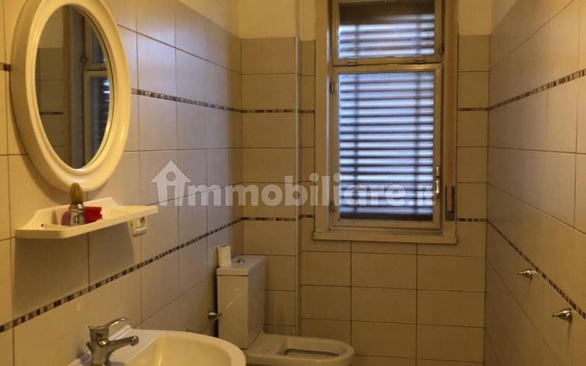 Stanza singola piazza San Luigi 7, Catania — foto 2 di 12