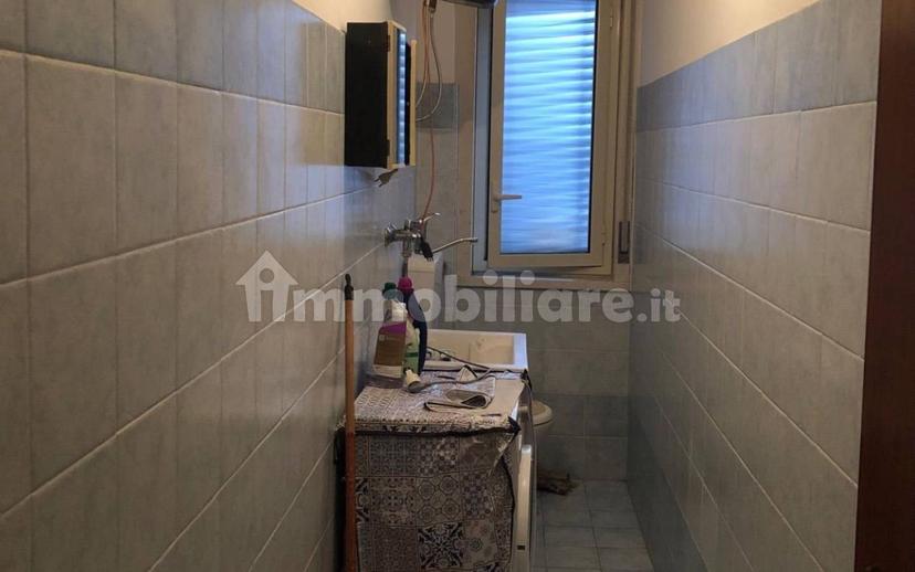 Stanza singola piazza San Luigi 7, Catania — foto 12 di 12