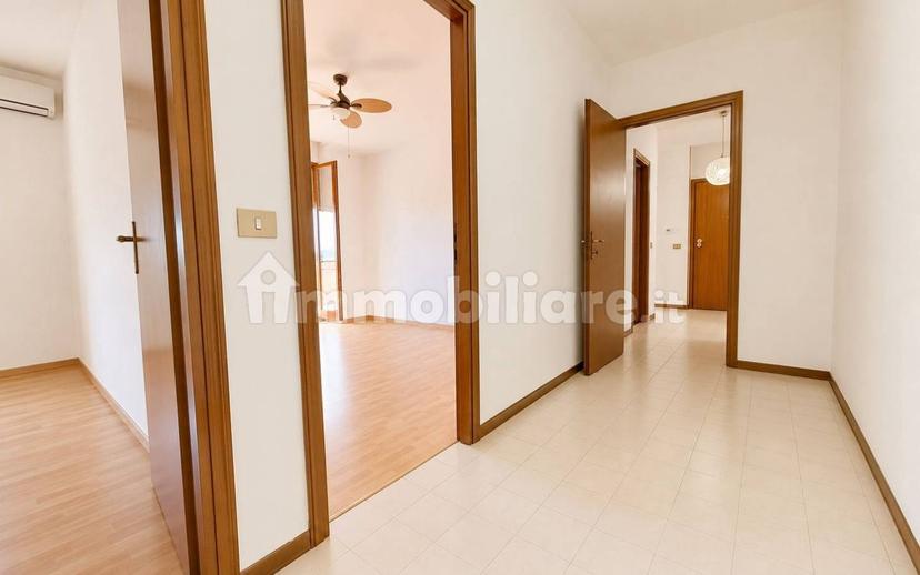 Quadrilocale via Giulio Fraccarolo 6, Centro, San Martino Siccomario — foto 4 di 18