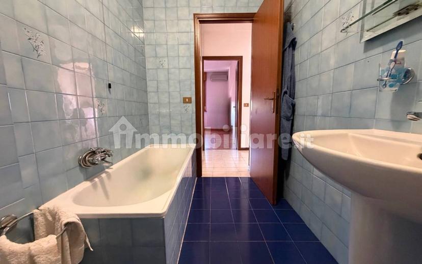 Quadrilocale via Giulio Fraccarolo 6, Centro, San Martino Siccomario — foto 3 di 18