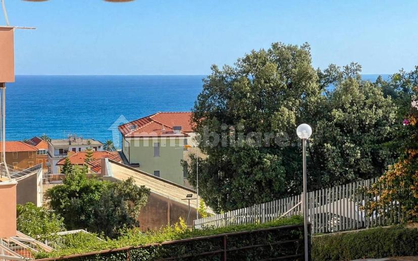 Bilocale buono stato, primo piano, Centro, Varazze — foto 3 di 9