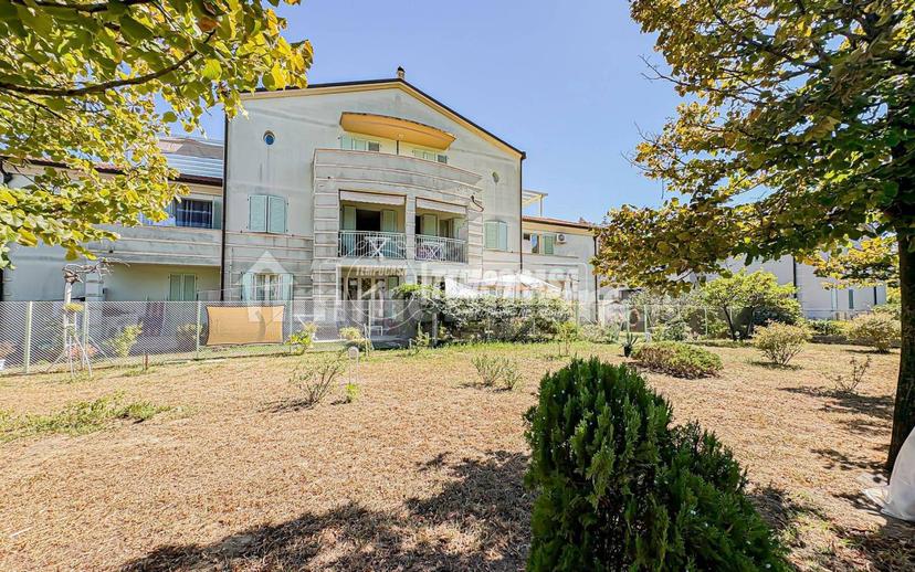 Trilocale via Aldo Moro 22, Bellaria-Igea Marina — foto 2 di 35
