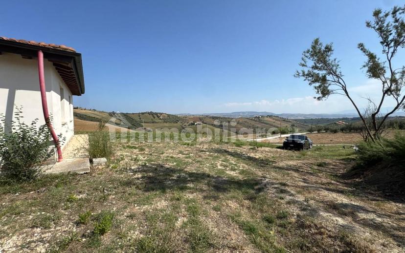 Villa unifamiliare Contrada Razzano, Case Razzano, Morro d'Oro — foto 3 di 25