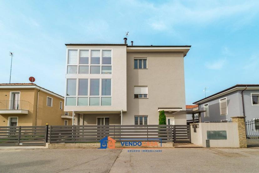 Quadrilocale Strada Privata 9, Centro, Carrù — foto 14 di 25