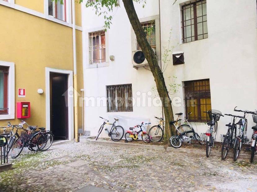 Stanza singola via Poscolle 11A, Udine — foto 5 di 19