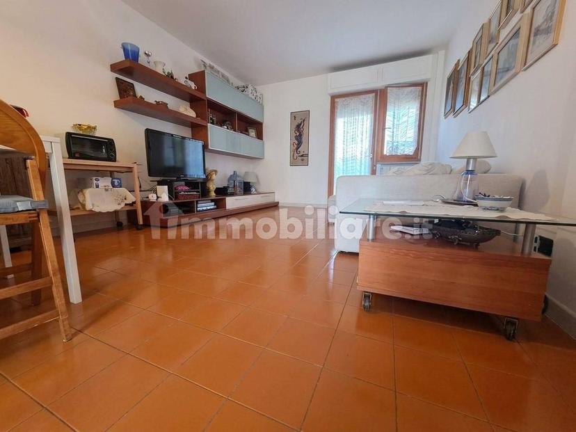 Trilocale via Zolezzi,, Marina di Massa Centro, Massa — foto 6 di 22