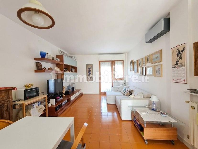 Trilocale via Zolezzi,, Marina di Massa Centro, Massa — foto 21 di 22
