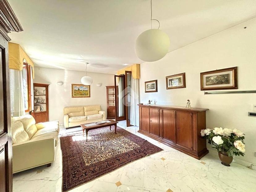 Villa unifamiliare viale L. Illica 102, Centro, Fiorenzuola d'Arda — foto 5 di 24