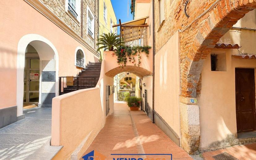 Bilocale Borgo Castello, Centro, Loano — foto 7 di 13