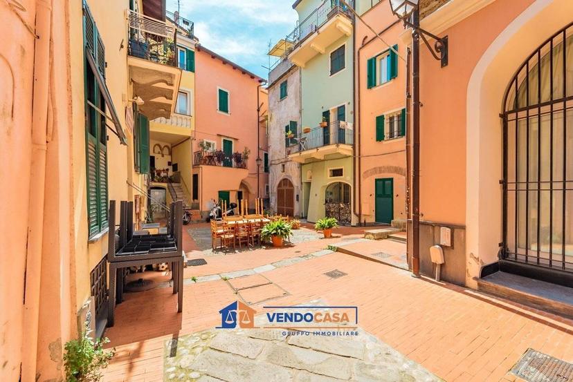 Bilocale Borgo Castello, Centro, Loano — foto 11 di 13