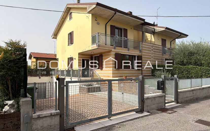 Villa bifamiliare via Giacomo Matteotti 12, Sandrà, Castelnuovo del Garda — foto 12 di 53