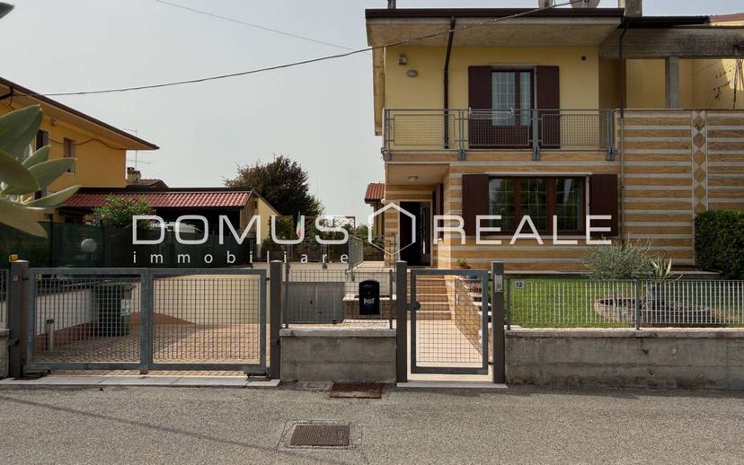 Villa bifamiliare via Giacomo Matteotti 12, Sandrà, Castelnuovo del Garda — foto 9 di 53