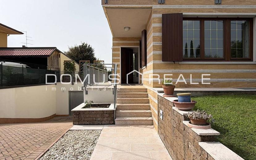 Villa bifamiliare via Giacomo Matteotti 12, Sandrà, Castelnuovo del Garda — foto 21 di 53