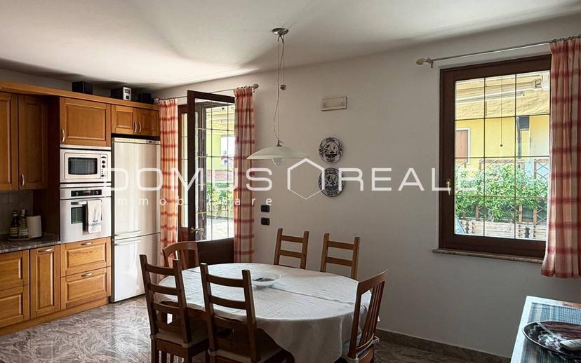 Villa bifamiliare via Giacomo Matteotti 12, Sandrà, Castelnuovo del Garda — foto 26 di 53