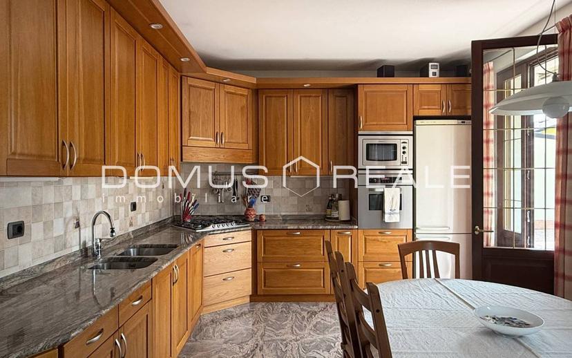 Villa bifamiliare via Giacomo Matteotti 12, Sandrà, Castelnuovo del Garda — foto 14 di 53