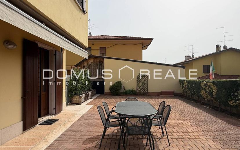 Villa bifamiliare via Giacomo Matteotti 12, Sandrà, Castelnuovo del Garda — foto 17 di 53