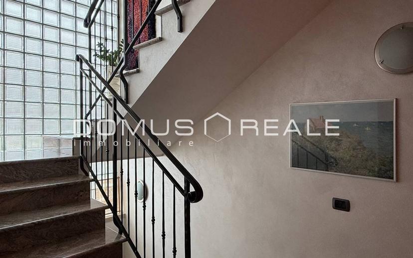 Villa bifamiliare via Giacomo Matteotti 12, Sandrà, Castelnuovo del Garda — foto 10 di 53