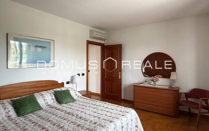 Villa bifamiliare via Giacomo Matteotti 12, Sandrà, Castelnuovo del Garda — foto 35 di 53