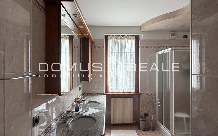 Villa bifamiliare via Giacomo Matteotti 12, Sandrà, Castelnuovo del Garda — foto 38 di 53