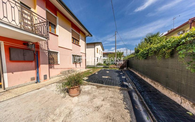 Appartamento via Raffaello Sanzio 19, Centro, Dolo