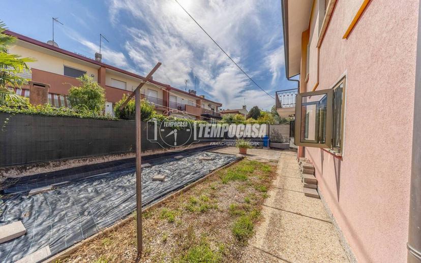 Appartamento via Raffaello Sanzio 19, Centro, Dolo — foto 23 di 46