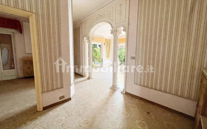 Terratetto unifamiliare 320 m², buono stato, Mesagne — foto 2 di 15