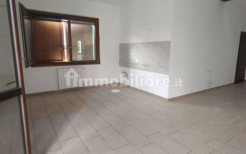Trilocale via Roma, Centro, Palazzo Pignano