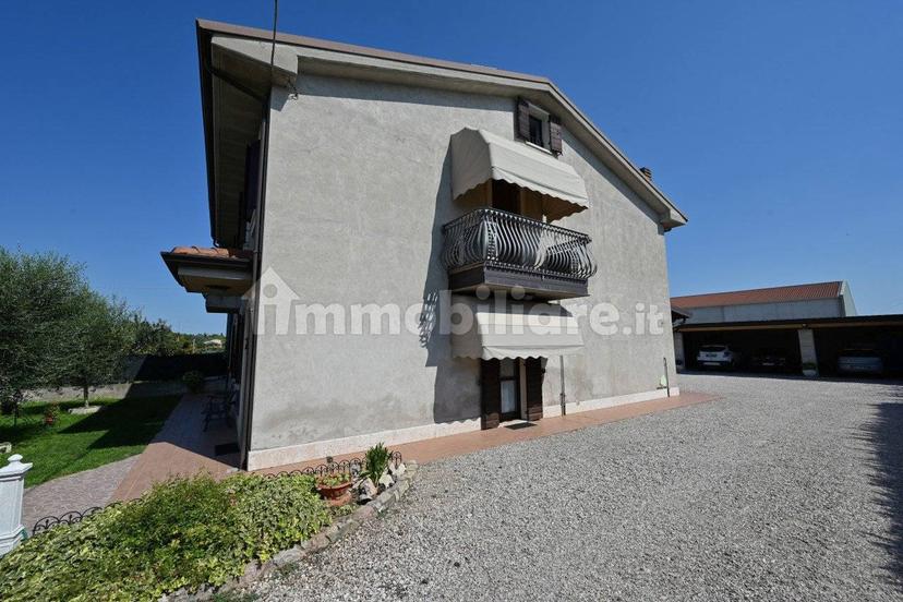 Villa bifamiliare via Scaiole, Raldon, San Giovanni Lupatoto — foto 2 di 12