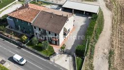 Villa bifamiliare via Scaiole, Raldon, San Giovanni Lupatoto