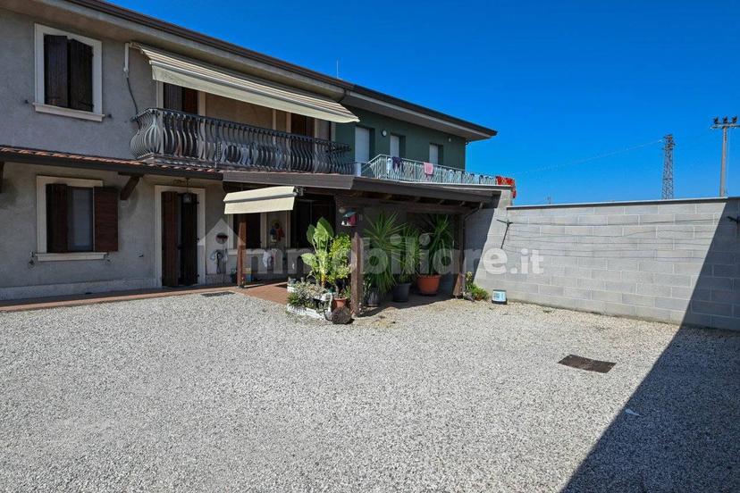 Villa bifamiliare via Scaiole, Raldon, San Giovanni Lupatoto — foto 8 di 13