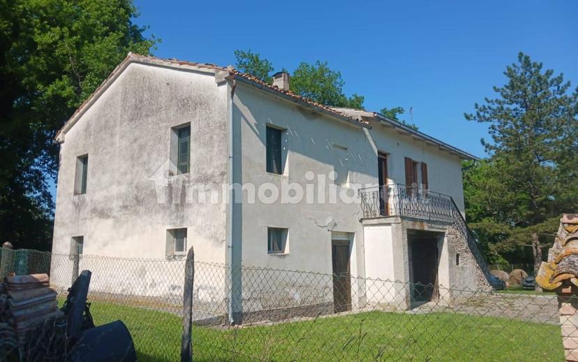 Casa colonica, da ristrutturare, 420 m², Torre, Cingoli — foto 3 di 33