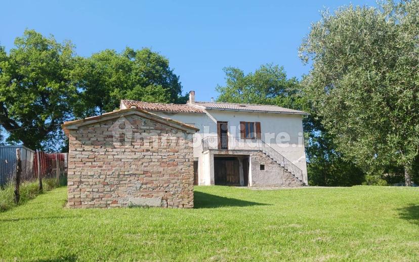 Casa colonica, da ristrutturare, 420 m², Torre, Cingoli