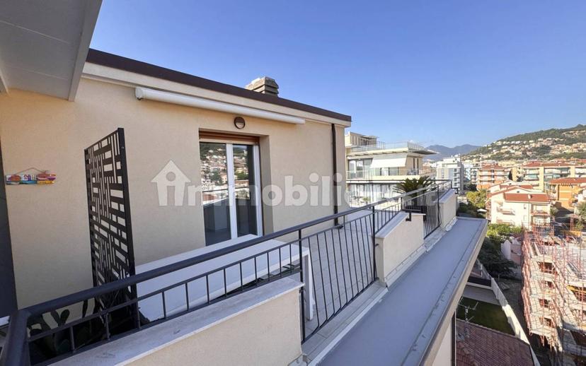 Attico via Como 33, Centro, Pietra Ligure — foto 22 di 31