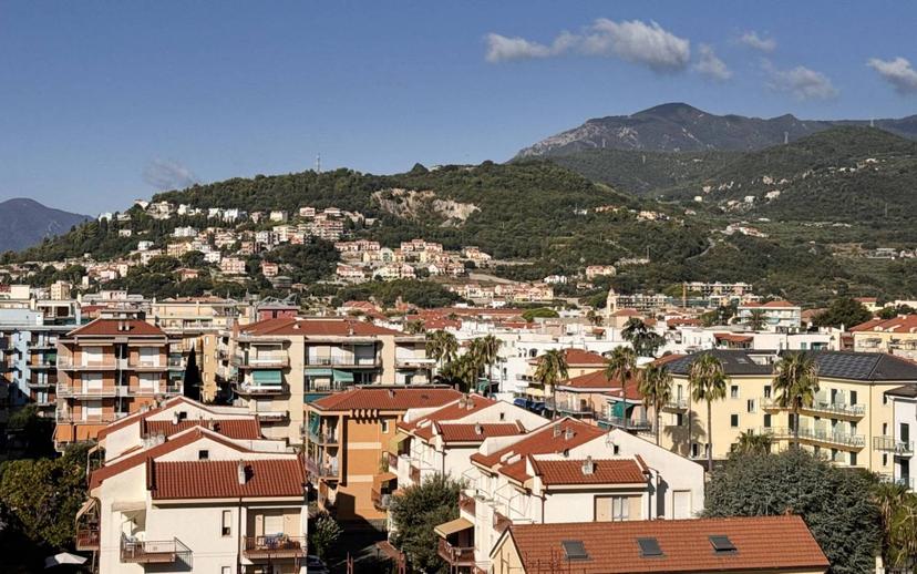 Attico via Como 33, Centro, Pietra Ligure — foto 5 di 31