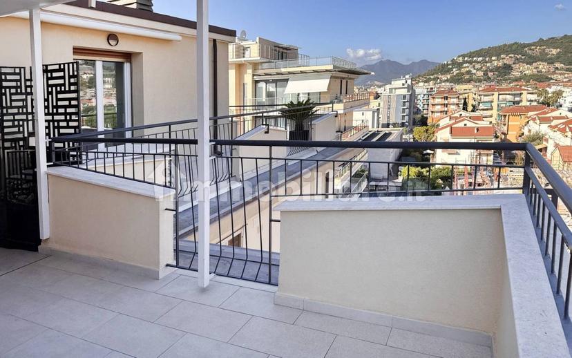 Attico via Como 33, Centro, Pietra Ligure — foto 27 di 31