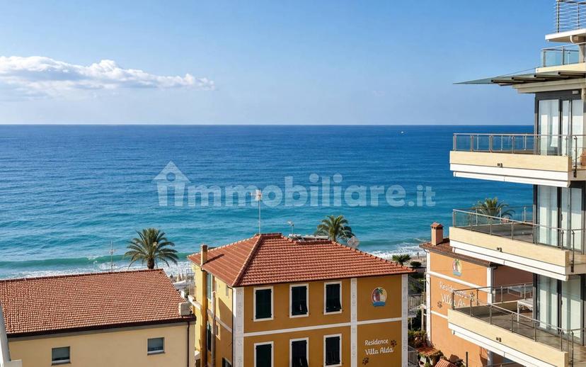 Attico via Como 33, Centro, Pietra Ligure — foto 15 di 31