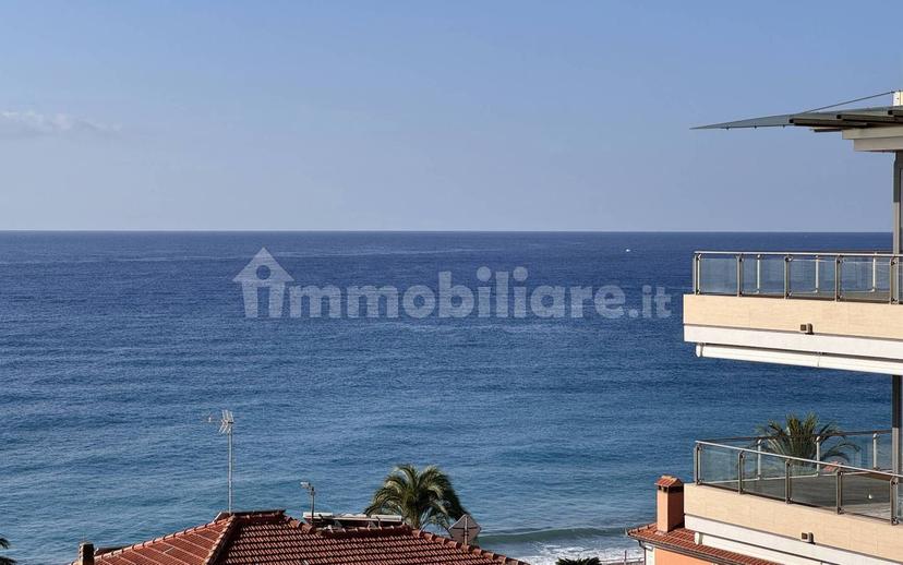 Attico via Como 33, Centro, Pietra Ligure — foto 20 di 31