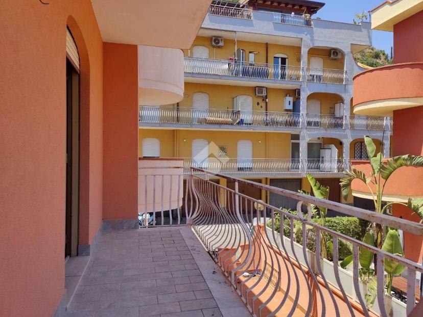 Trilocale via Dei Sei Mulini 22, Centro, Giardini-Naxos — foto 2 di 39