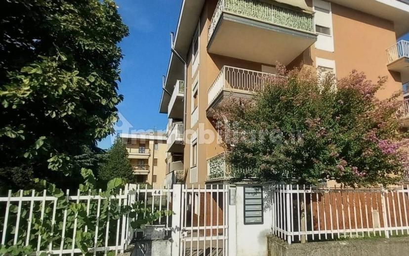 Trilocale via Cristoforo Colombo 44, Centro, Cantù — foto 4 di 10