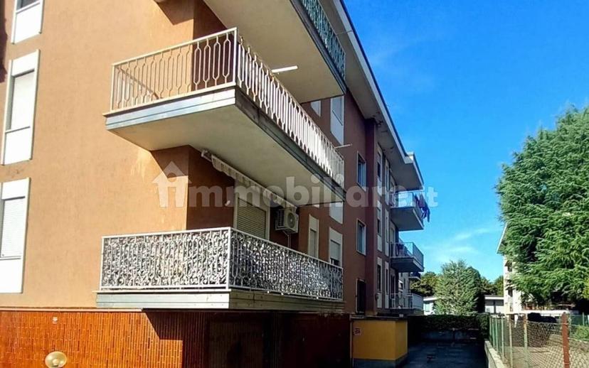 Trilocale via Cristoforo Colombo 44, Centro, Cantù — foto 9 di 10