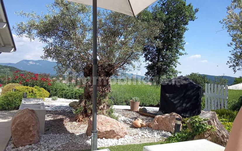 Villa unifamiliare, nuova, 239 m², Costermano sul Garda — foto 2 di 16