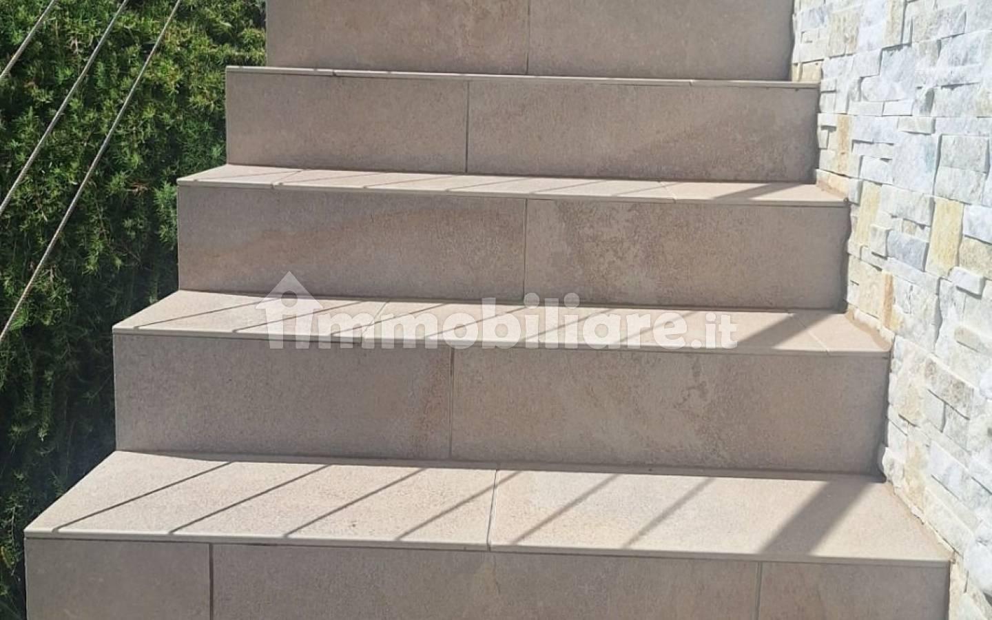 Villa unifamiliare, nuova, 239 m², Costermano sul Garda