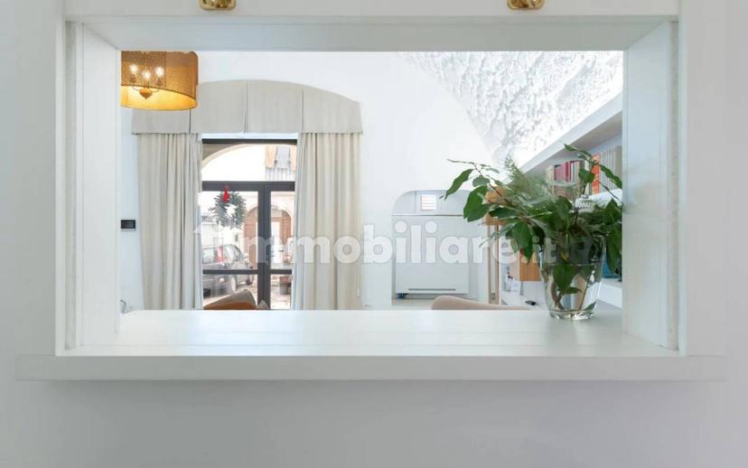 Trilocale ottimo stato, piano terra, Via Ludovico, Corso Umberto I, Vittorio Emanuele, Ostuni — foto 11 di 14